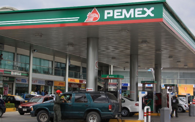 Poblanos compran menos gasolina por Covid-19, Pemex pierde 876 millones solo en abril